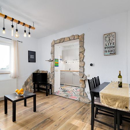 Apartment Iskra By El-Pi Tours Нивице Экстерьер фото