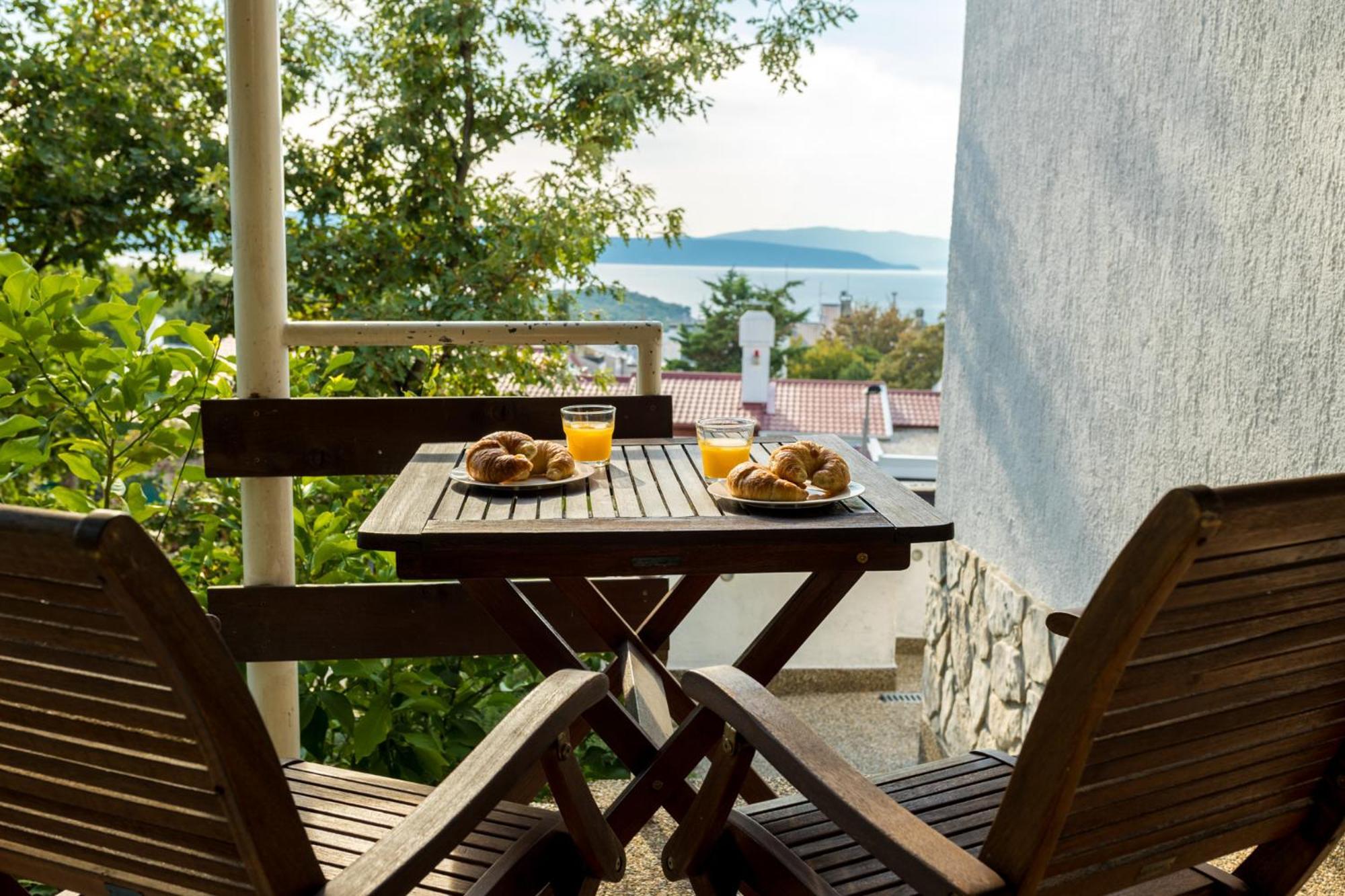 Apartment Iskra By El-Pi Tours Нивице Экстерьер фото